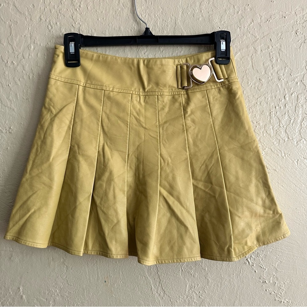 Yellow Pleated Skirt with Heart Buckle